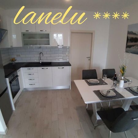 Lanelu Apartman Rogoznica  Exterior photo
