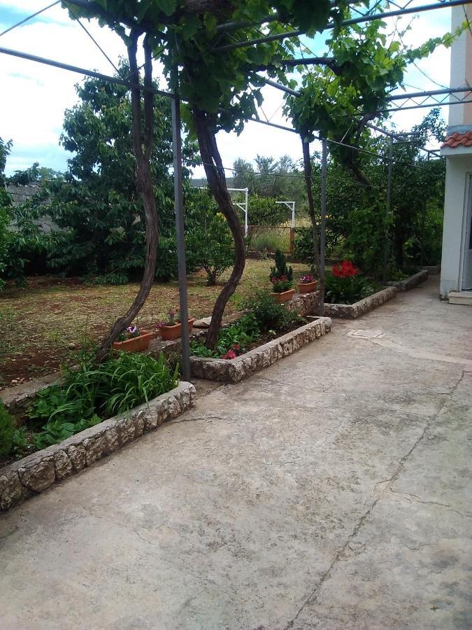 Lanelu Apartman Rogoznica  Exterior photo