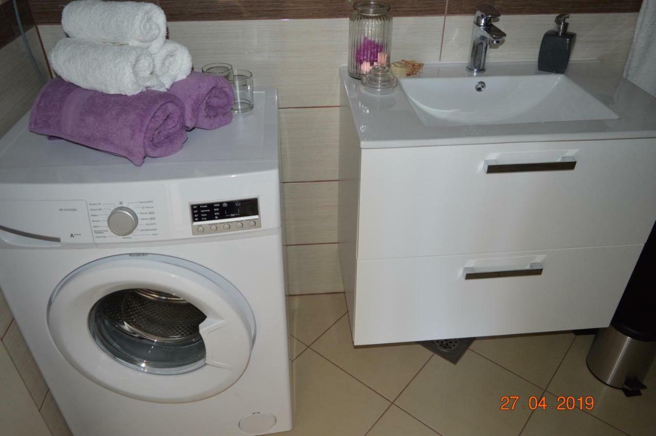 Lanelu Apartman Rogoznica  Exterior photo